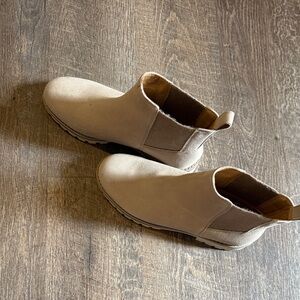Crown Vintage Women's Tan Ankle Booties